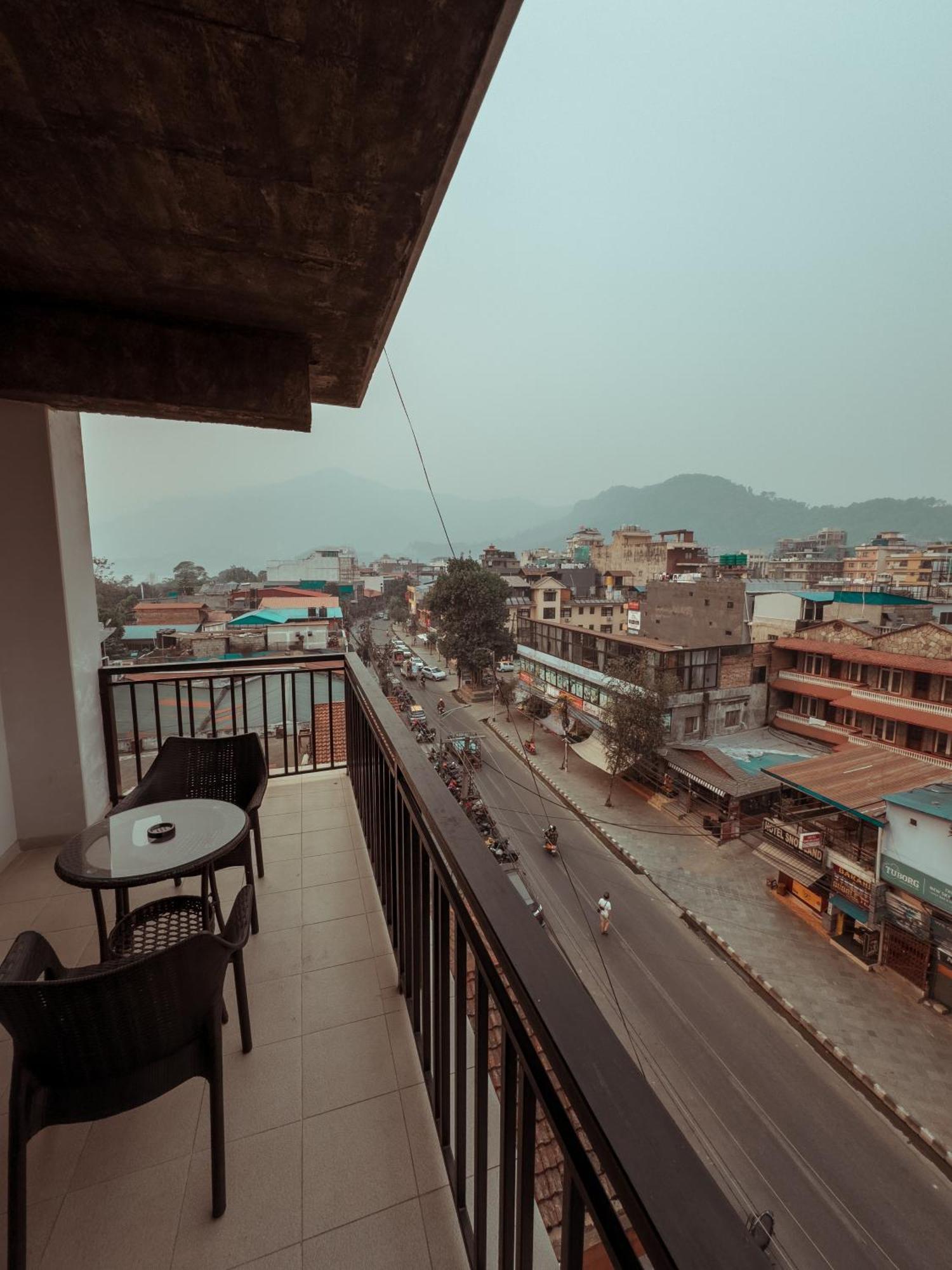 Jade City Hotel Pokhara Kültér fotó