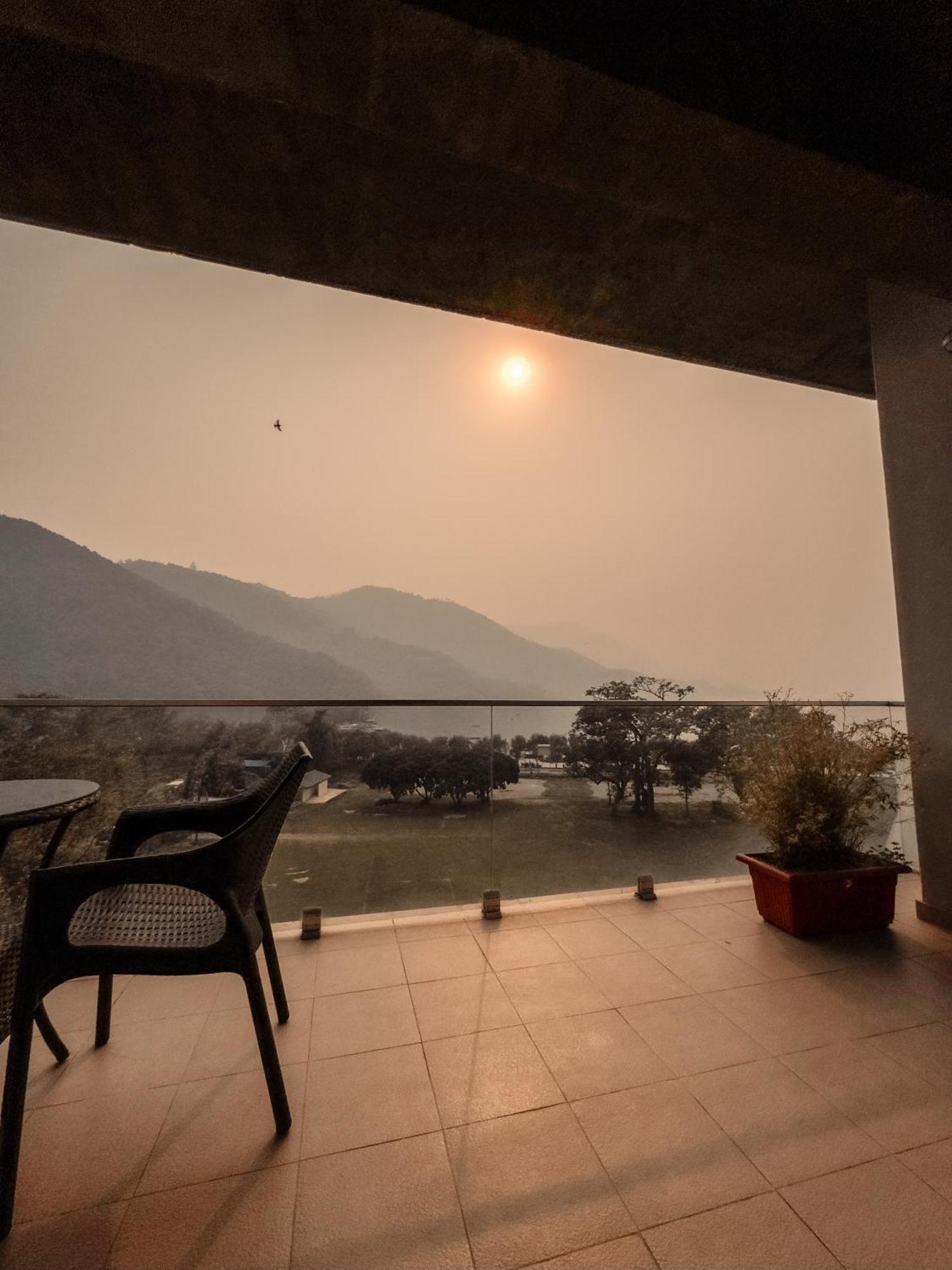Jade City Hotel Pokhara Kültér fotó