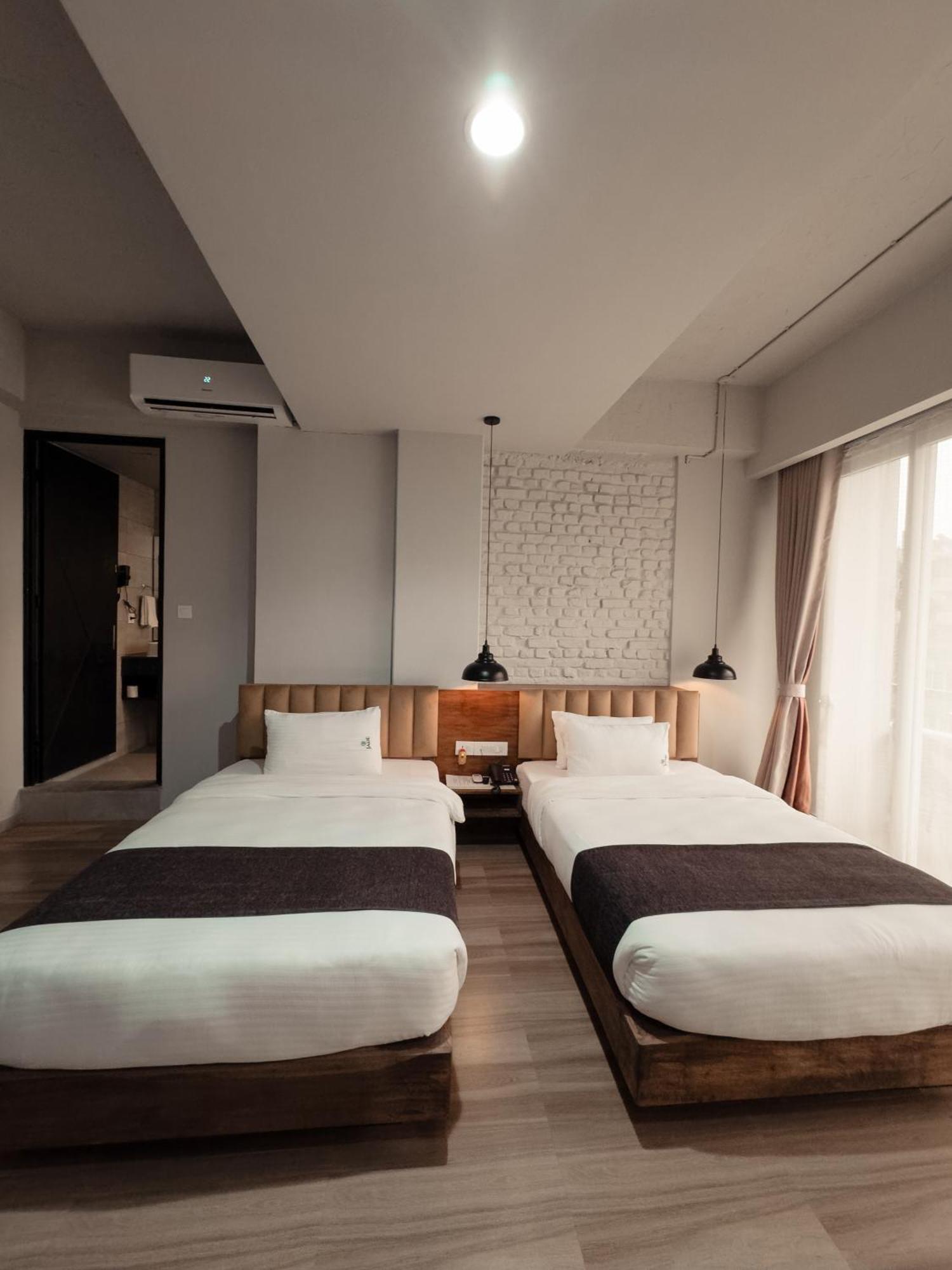 Jade City Hotel Pokhara Kültér fotó